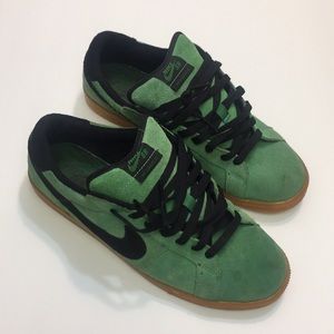 Nike Air Classic Sb Green Suede Shoes 1 